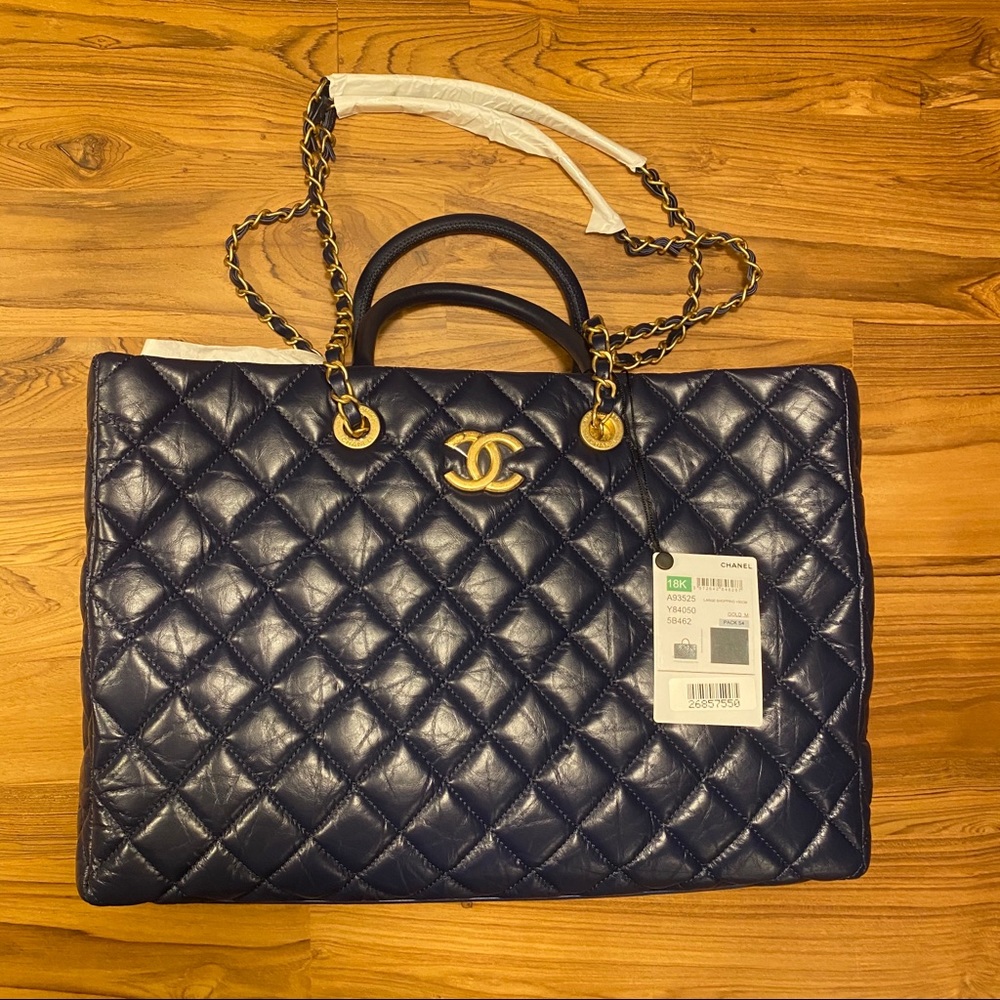🚫SOLD🚫 BNWT Chanel Large Shopping Tote Navy GHW - Picture 3 of 10